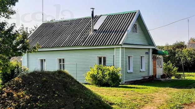 Два крепких дома на участке 22 сотки в деревушке у озера, баня, гараж, хоз-во, газ.